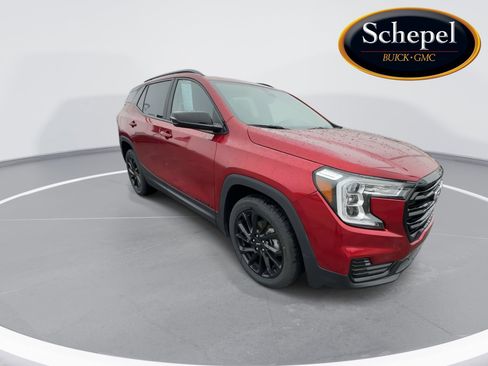 Certified 2023 GMC Terrain SLE w/ Driver Convenience Package image 2