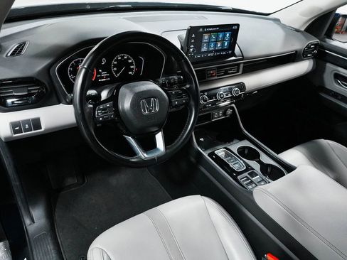 Used 2025 Honda Pilot EX-L image 16