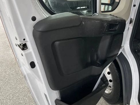 Used 2017 RAM ProMaster 2500 w/ Interior Convenience Group FWD image 9