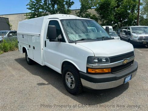 Used 2020 Chevrolet Express 3500 w/ Power Convenience Package RWD image 6