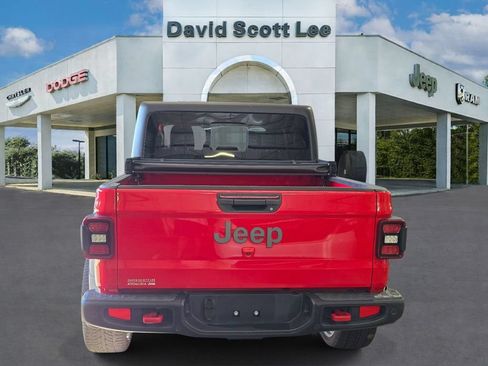 Used 2021 Jeep Gladiator Rubicon AWD/4WD image 6