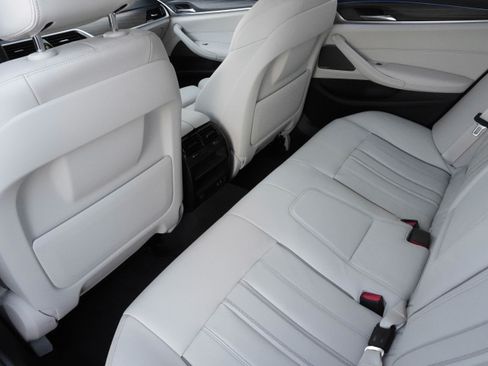 Certified 2023 BMW 540i w/ Premium Package image 29