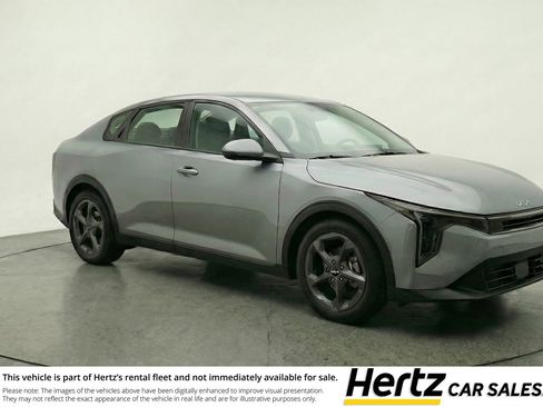 Used 2025 Kia K4 LXS image 1