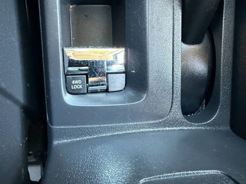 Used 2017 Jeep Patriot High Altitude AWD/4WD image 17