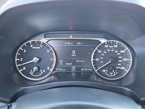 Used 2024 Nissan Altima 2.5 SV image 11