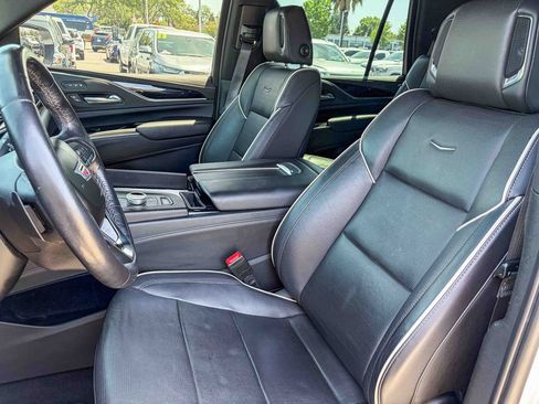 Certified 2022 Cadillac Escalade Sport AWD/4WD image 38