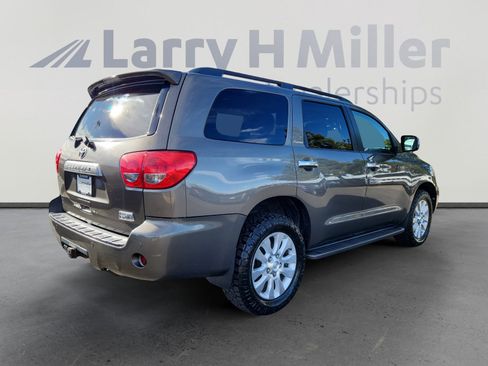 Used 2011 Toyota Sequoia Platinum image 5