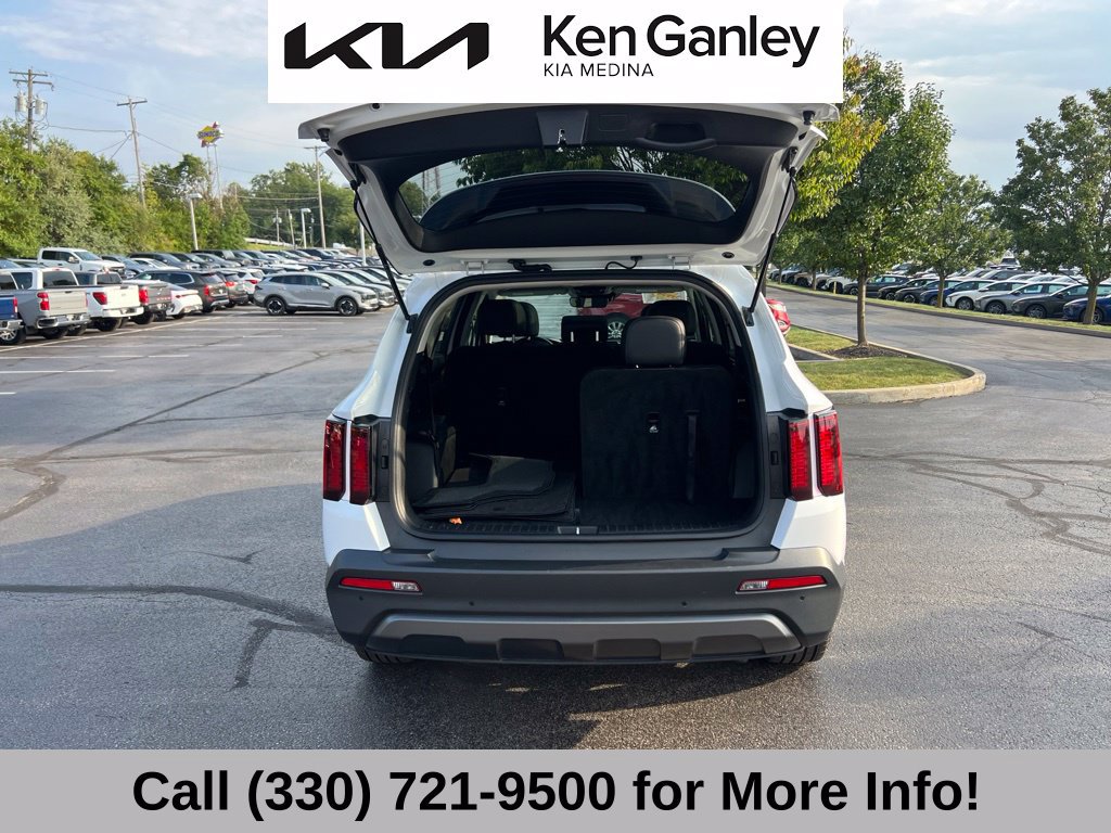 Certified 2023 Kia Sorento S w/ Panoramic Sunroof Package AWD/4WD image 49