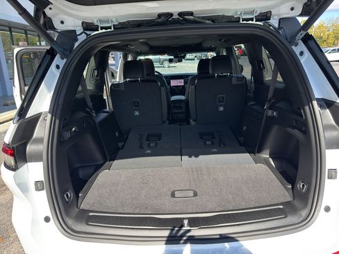 New 2025 Jeep Grand Cherokee L Limited w/ Luxury Tech Group II image 32