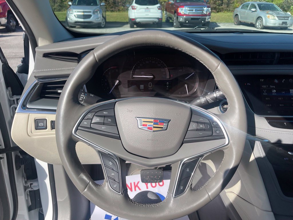 Used 2017 Cadillac XT5 Luxury w/ Driver Awareness Package FWD image 10