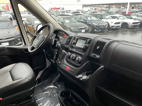 Used 2016 RAM ProMaster 2500 w/ Interior Convenience Group image 16