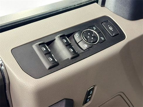 Used 2022 Ford F250 XLT w/ Black Appearance Package image 18