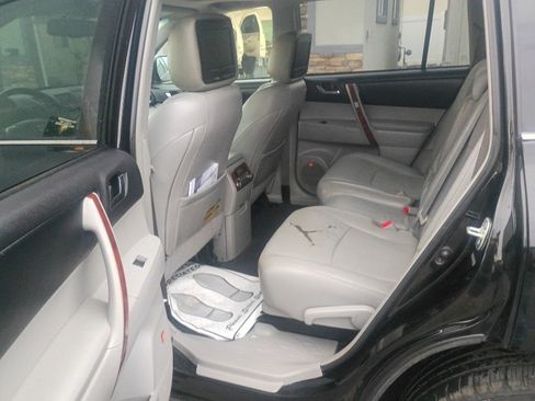Used 2013 Toyota Highlander Limited AWD/4WD image 10