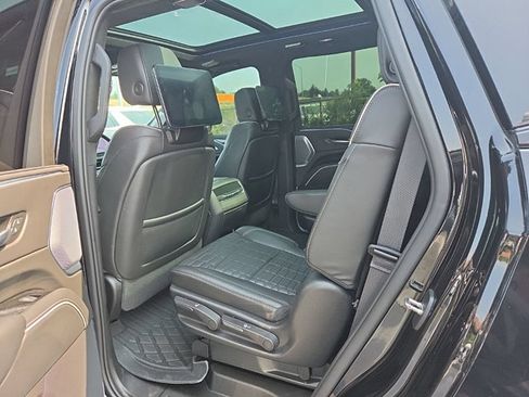 Used 2023 Cadillac Escalade Sport Platinum w/ LPO, ONYX Package AWD/4WD image 14