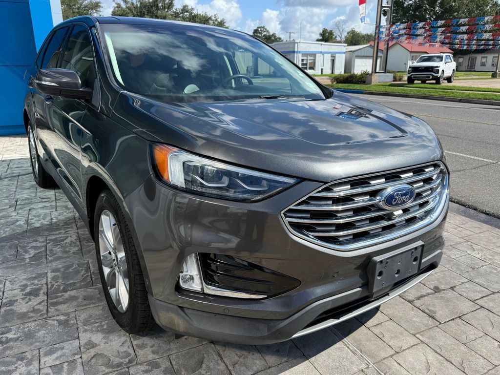 Used 2019 Ford Edge Titanium w/ Equipment Group 301A FWD image 5