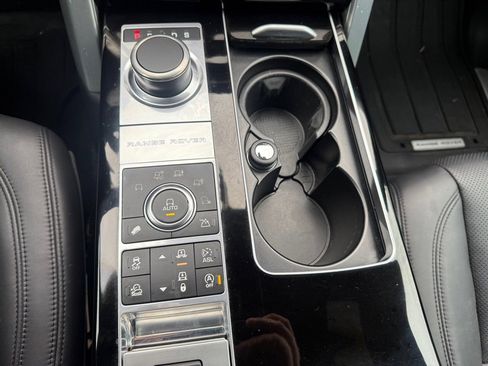 Used 2016 Land Rover Range Rover HSE image 18