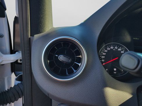 Used 2025 Mercedes-Benz Sprinter 2500 image 59