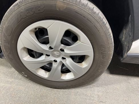 Used 2024 Toyota RAV4 LE image 34