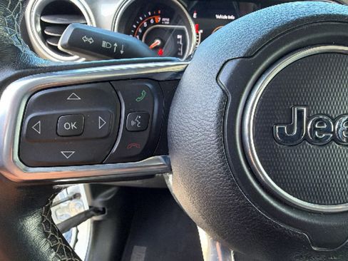 Used 2020 Jeep Wrangler Unlimited Sahara AWD/4WD image 19