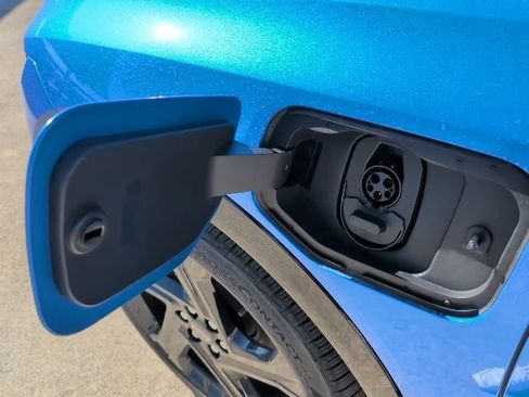 New 2026 Chevrolet Equinox EV RS image 35