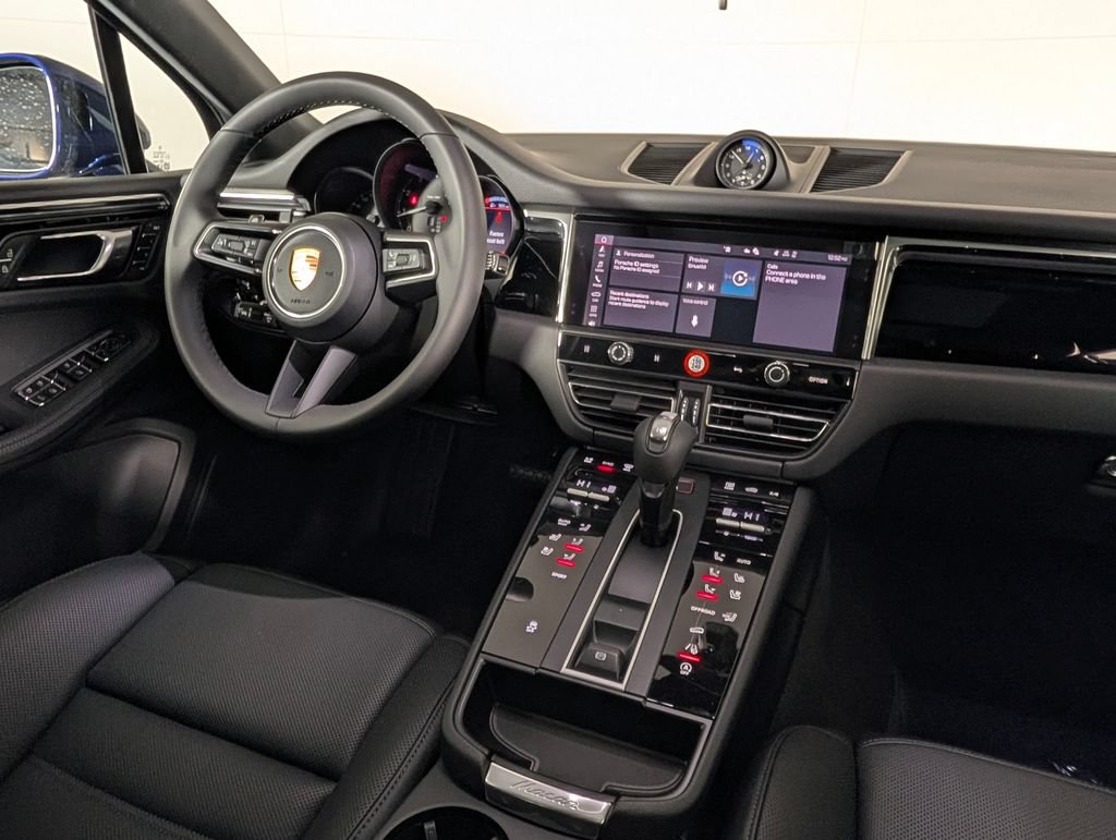 Certified 2026 Porsche Macan AWD/4WD image 22