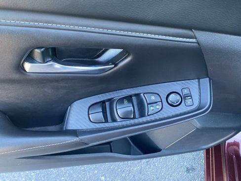 Used 2024 Nissan Sentra SV image 11