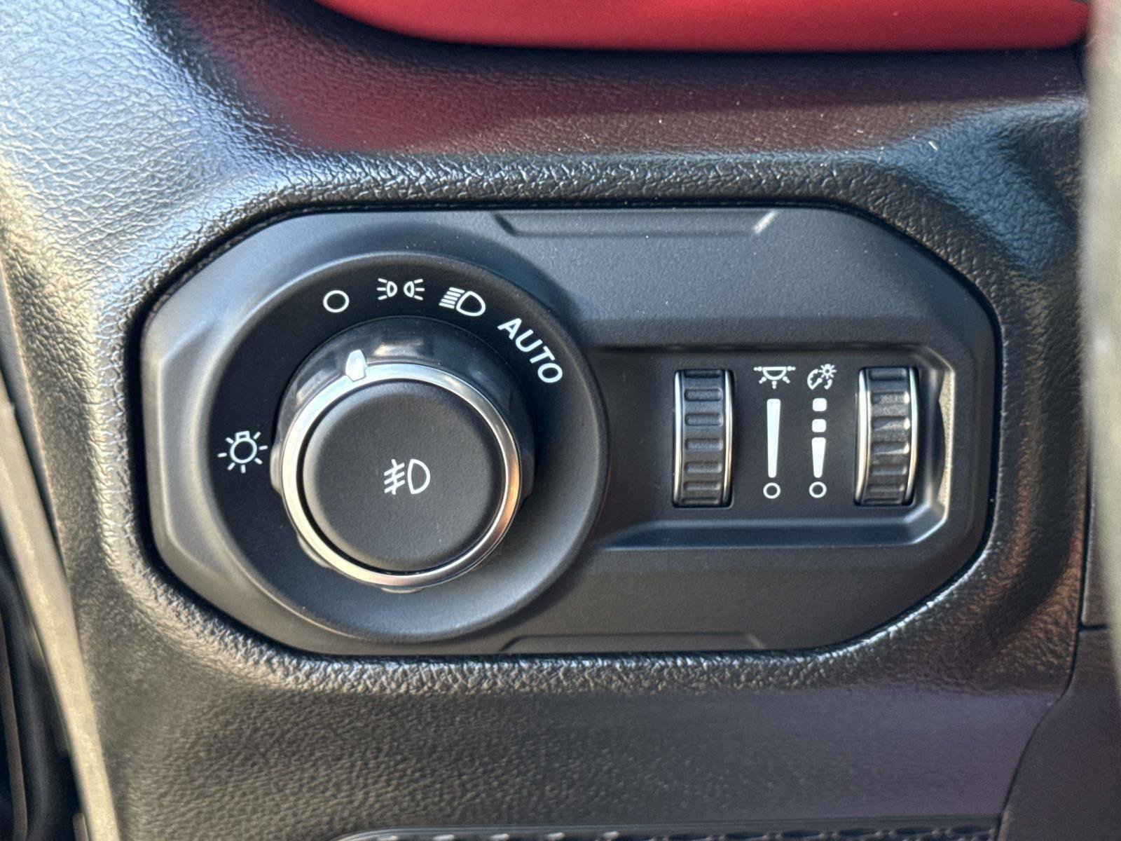 Certified 2022 Jeep Wrangler Unlimited Rubicon w/ LED Lighting Group AWD/4WD image 18