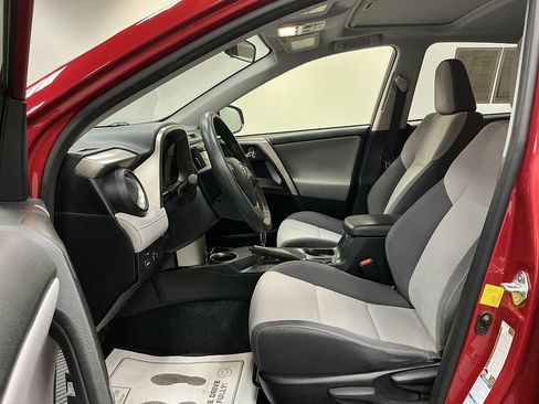Used 2014 Toyota RAV4 XLE AWD/4WD image 8