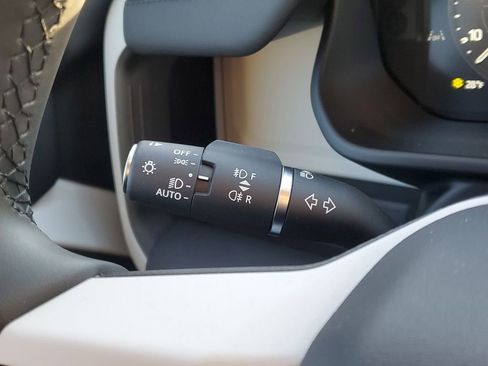 Used 2026 Land Rover Defender 110 X-Dynamic SE AWD/4WD image 16