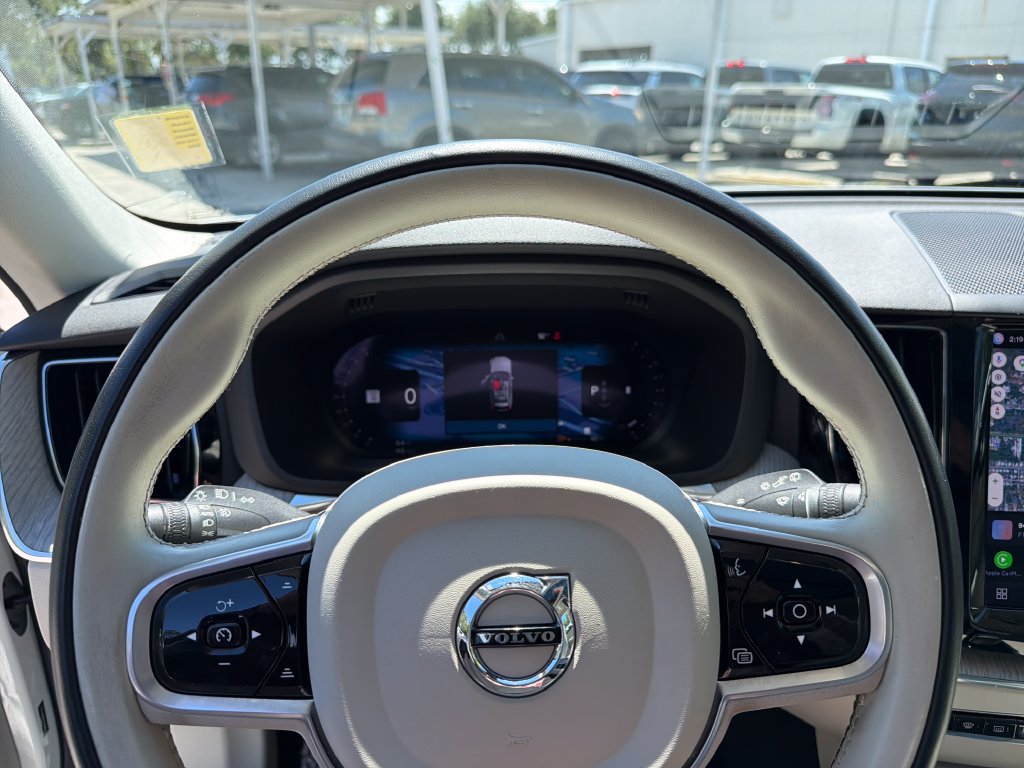 Used 2023 Volvo XC60 B5 Plus AWD/4WD image 22