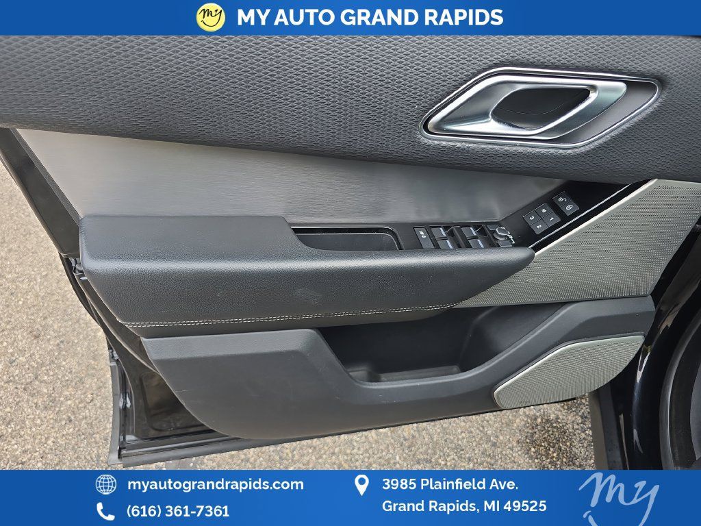 Used 2019 Land Rover Range Rover Velar R-Dynamic SE AWD/4WD image 10