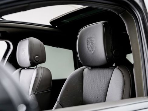 Certified 2026 Porsche Macan AWD/4WD image 10
