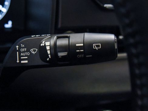 Used 2024 Mitsubishi Outlander SE Black Edition image 24