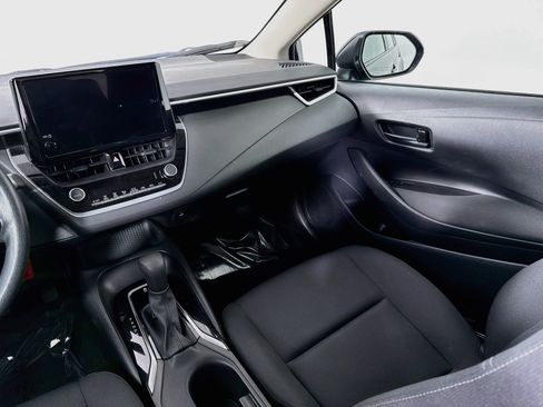Certified 2025 Toyota Corolla LE FWD image 21