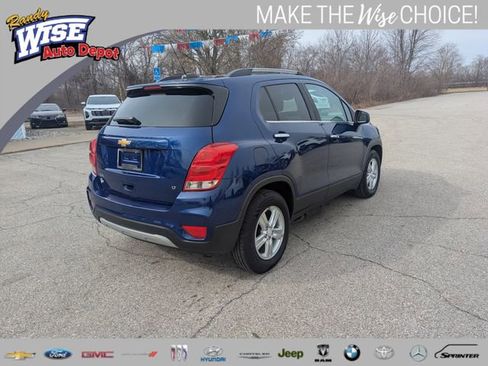 Used 2017 Chevrolet Trax LT w/ Sun & Sound Package image 3