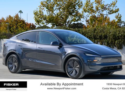 Used 2026 Tesla Model Y AWD image 6