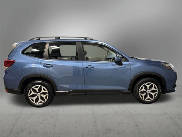 Used 2023 Subaru Forester Premium AWD/4WD image 6