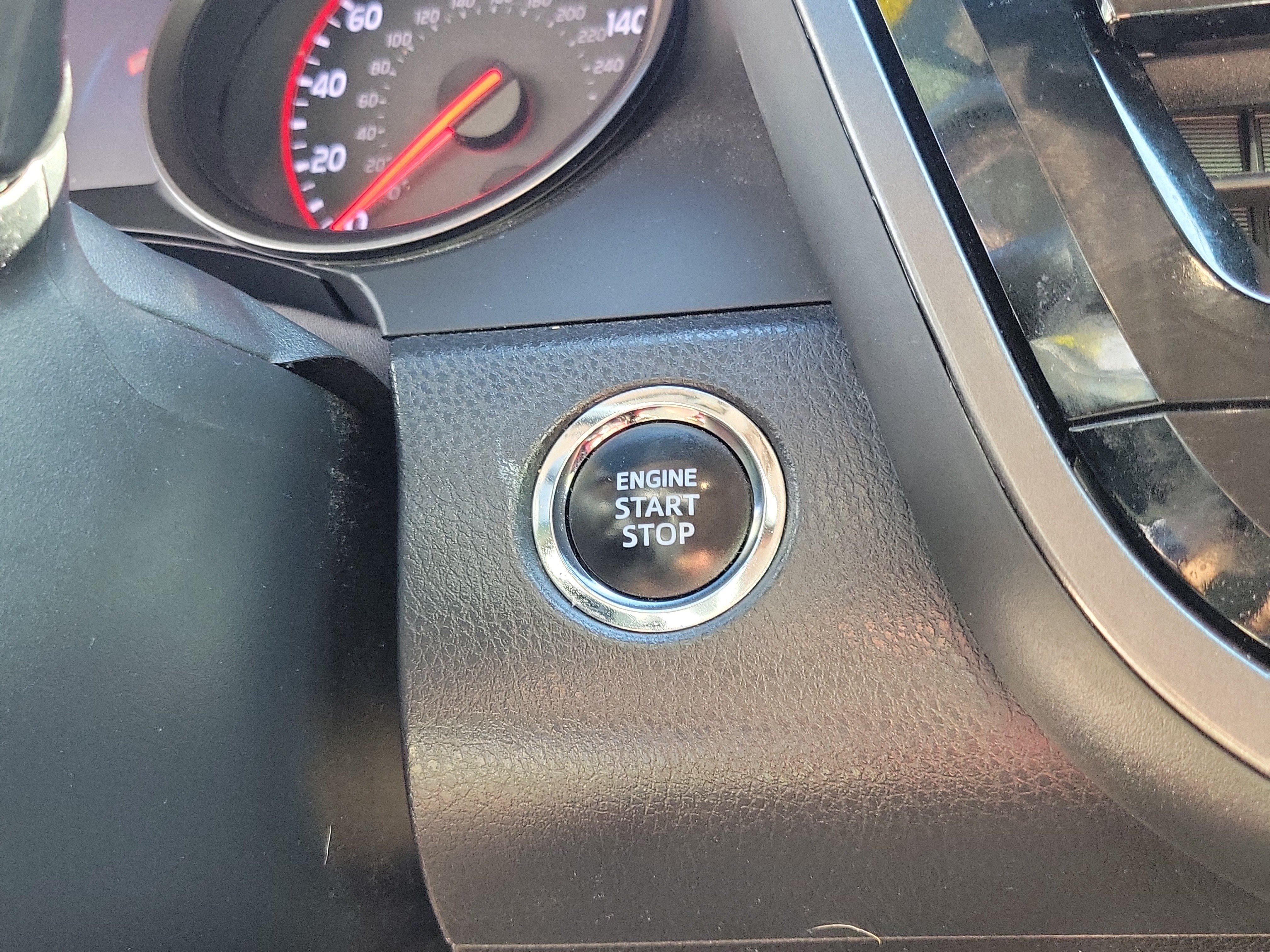 Used 2022 Toyota Camry XSE FWD image 15