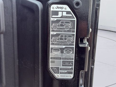 Used 2021 Jeep Wrangler Unlimited Sport image 39