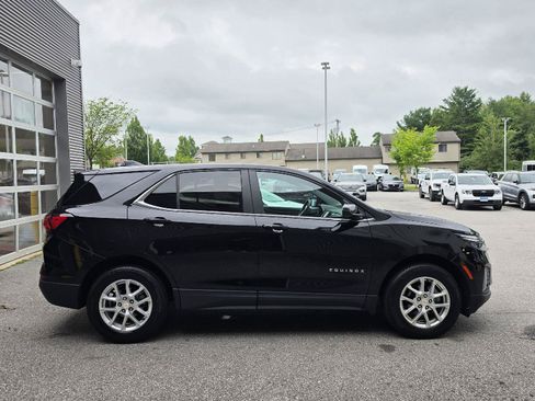 Used 2024 Chevrolet Equinox LT AWD/4WD image 2
