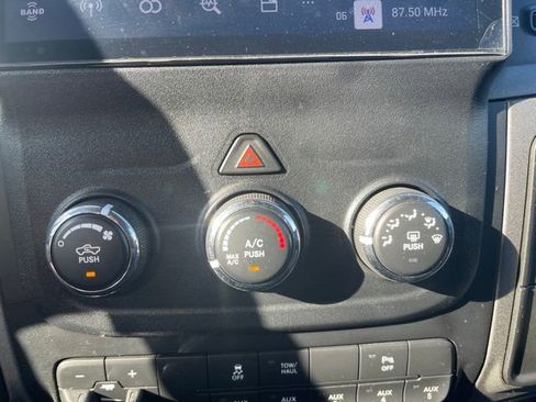 Used 2015 RAM 2500 Tradesman w/ Chrome Appearance Group AWD/4WD image 16