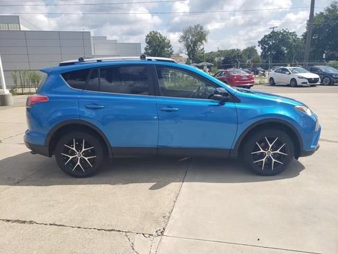 Used 2016 Toyota RAV4 SE AWD/4WD image 3