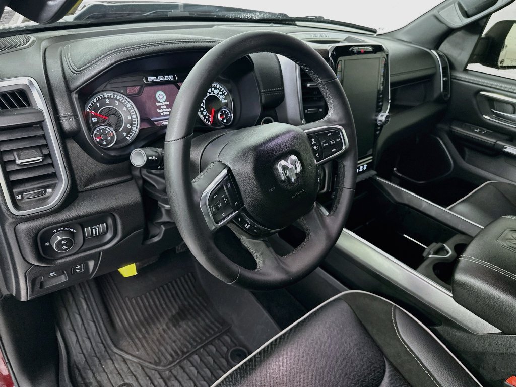 Used 2025 RAM 1500 Laramie w/ Sport Appearance Package AWD/4WD image 31