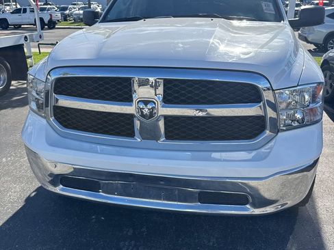 Used 2022 RAM 1500 Classic SLT image 2