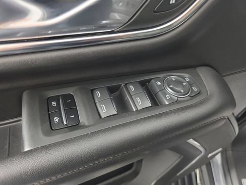 Used 2022 Chevrolet Suburban High Country AWD/4WD image 14