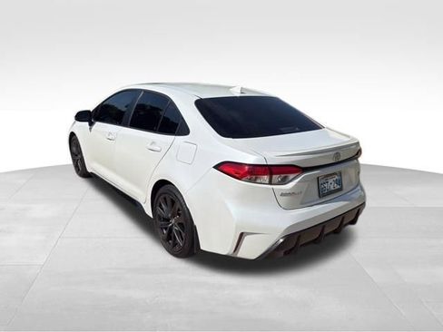 Used 2023 Toyota Corolla SE w/ SE Premium Package FWD image 6