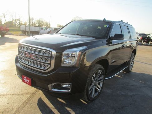 Used 2017 GMC Yukon SLT image 9
