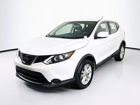Used 2018 Nissan Rogue Sport S w/ S Appearance Package AWD/4WD image 3