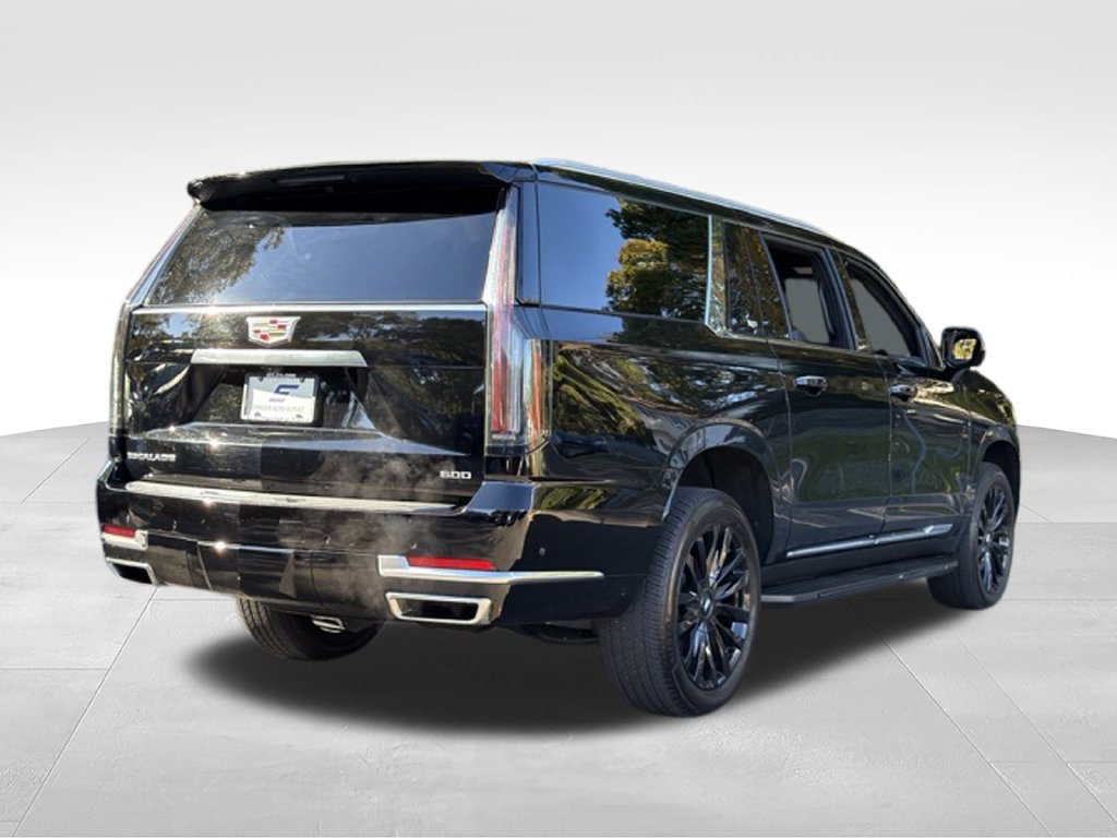Used 2025 Cadillac Escalade ESV Luxury AWD/4WD image 8