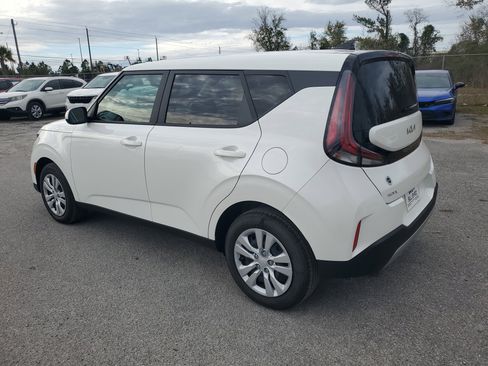 Used 2025 Kia Soul LX image 6